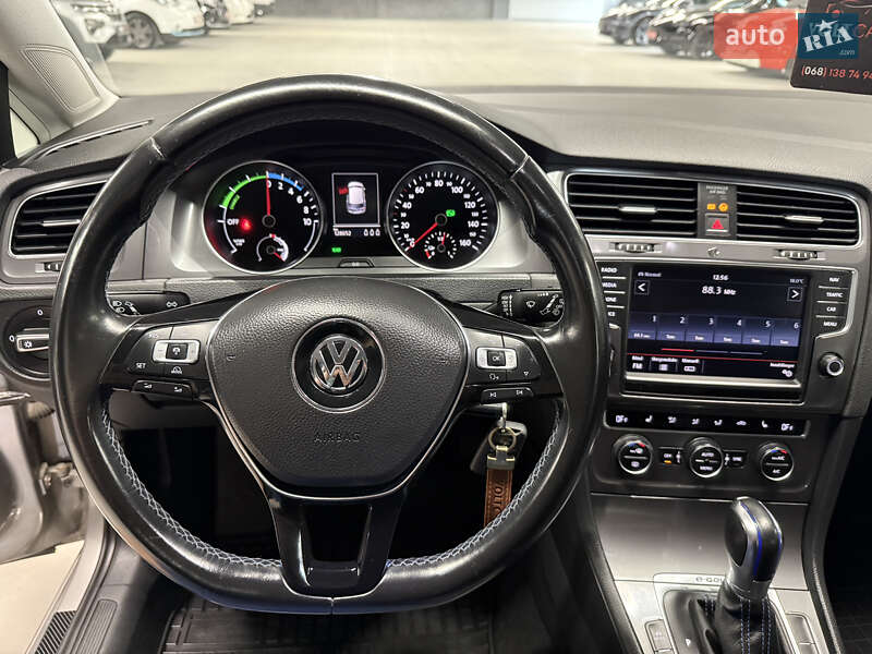 Хэтчбек Volkswagen e-Golf 2015 в Владимире