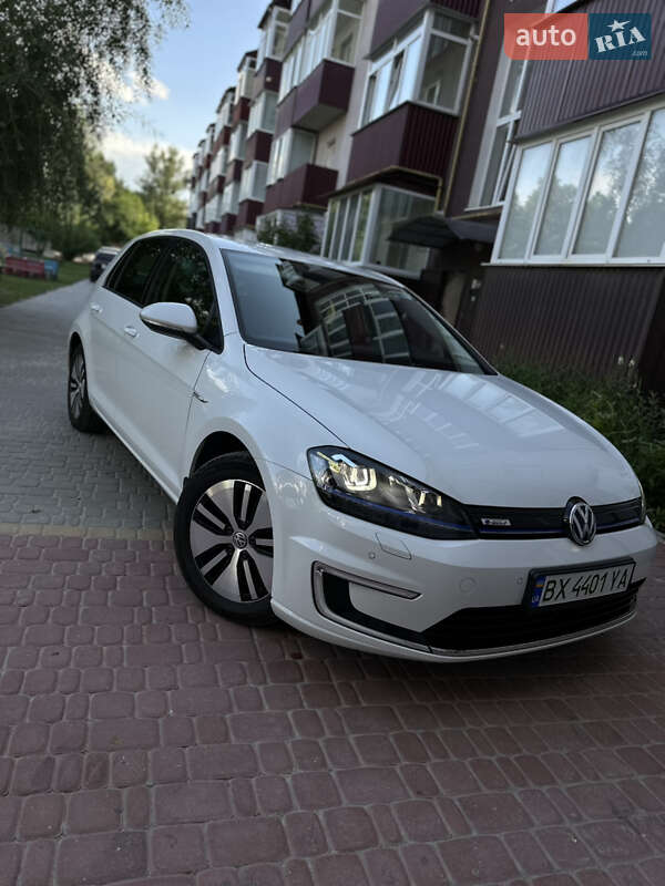 Volkswagen e-Golf 2015