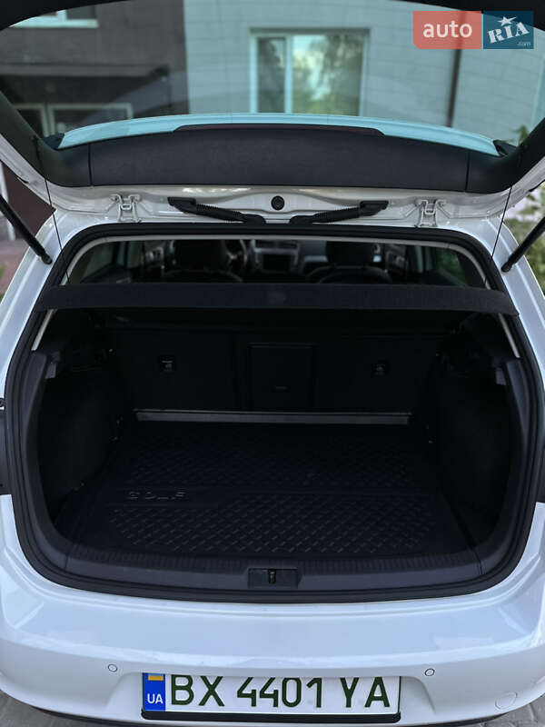 Хетчбек Volkswagen e-Golf 2015 в Шепетівці