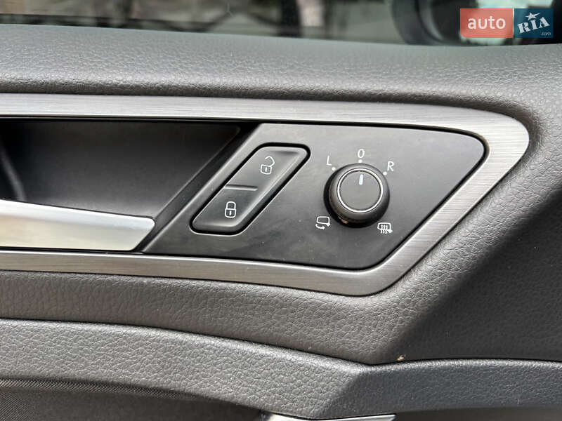 Хэтчбек Volkswagen e-Golf 2018 в Косове