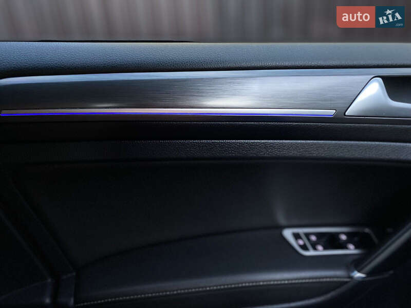 Хэтчбек Volkswagen e-Golf 2019 в Сваляве