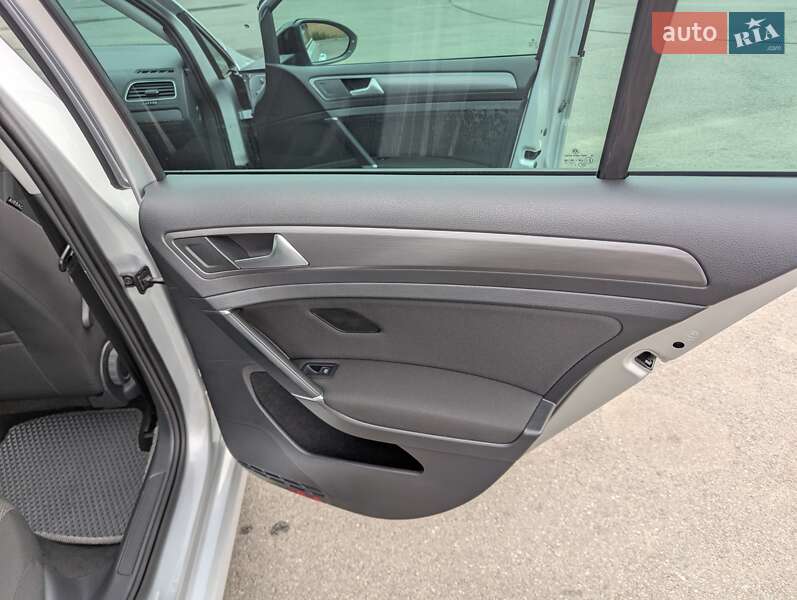 Хетчбек Volkswagen e-Golf 2020 в Вінниці