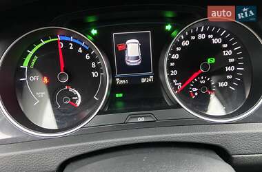 Хэтчбек Volkswagen e-Golf 2020 в 