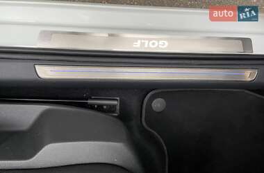 Хэтчбек Volkswagen e-Golf 2020 в 