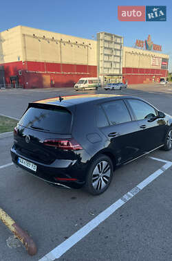 Хетчбек Volkswagen e-Golf 2017 в 