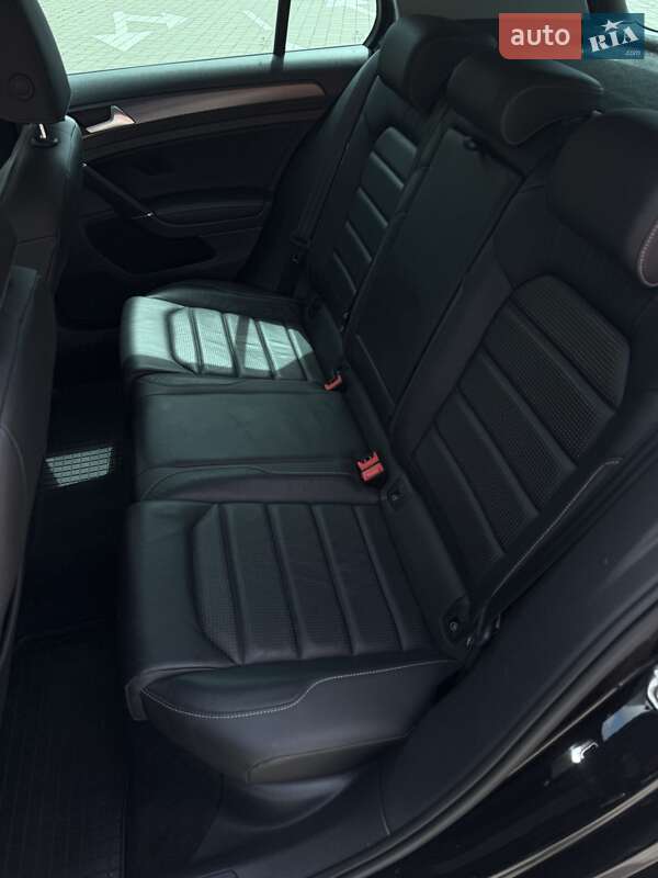 Хэтчбек Volkswagen e-Golf 2017 в Луцке фото 13 Хэтчбек Volkswagen e-Golf 2017 в Луцке