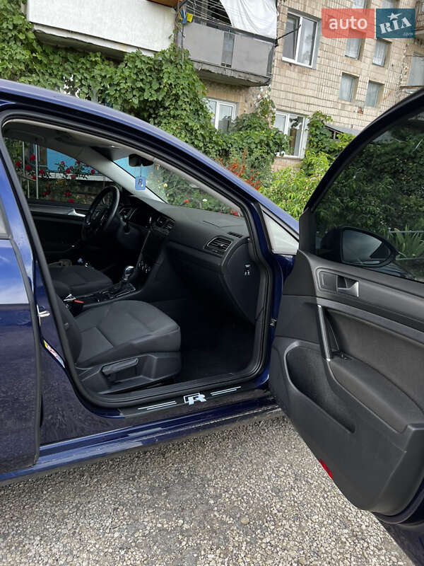 Хэтчбек Volkswagen e-Golf 2018 в Хоросткове фото 13 Хэтчбек Volkswagen e-Golf 2018 в Хоросткове