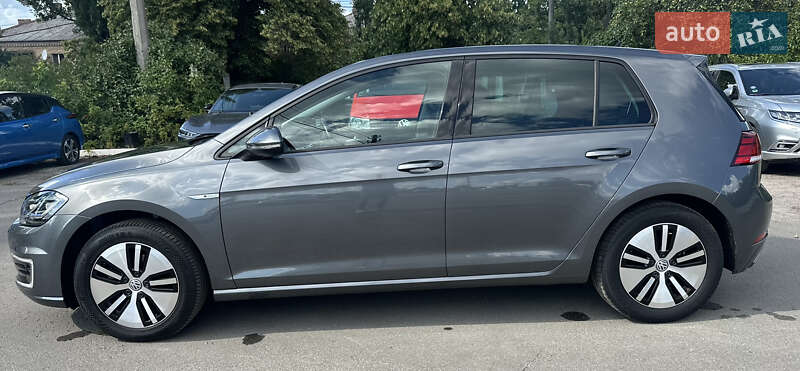 Хэтчбек Volkswagen e-Golf 2019 в Киеве