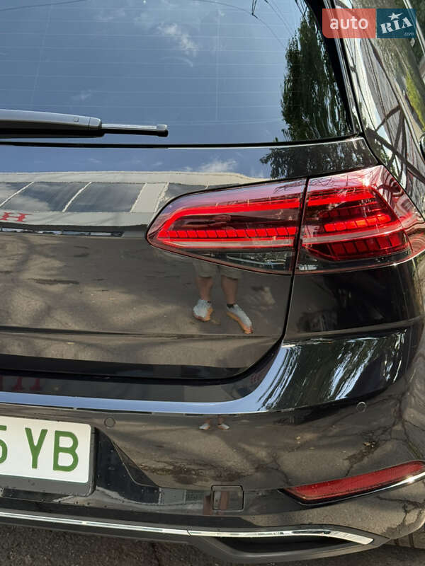Хетчбек Volkswagen e-Golf 2019 в Дніпрі