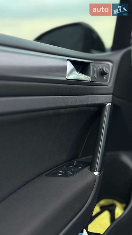 Хэтчбек Volkswagen e-Golf 2020 в Глыбокой