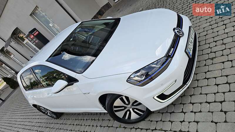Хэтчбек Volkswagen e-Golf 2015 в Мукачево
