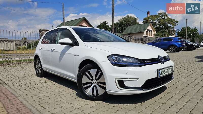 Хэтчбек Volkswagen e-Golf 2015 в Мукачево