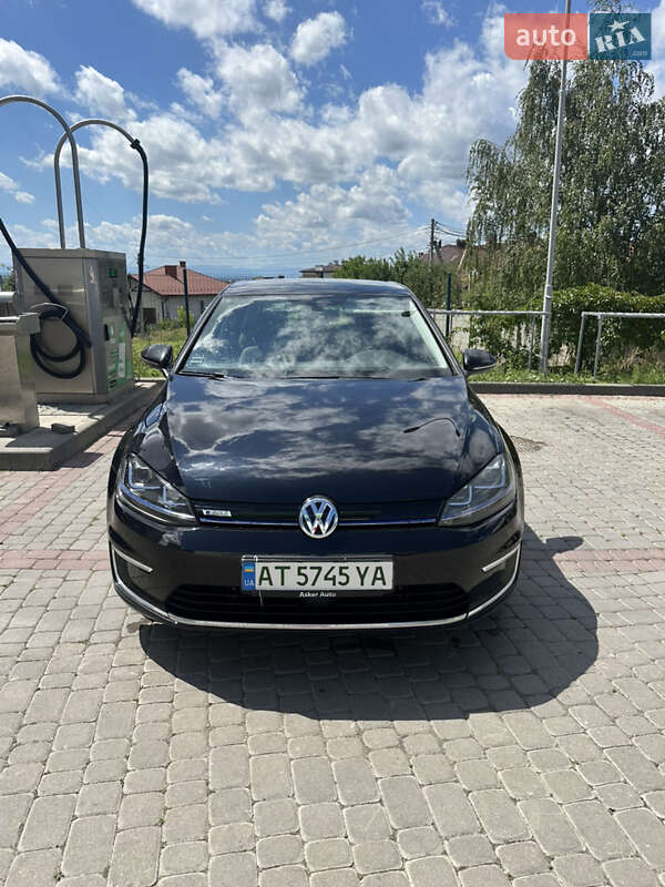 Хэтчбек Volkswagen e-Golf 2014 в 