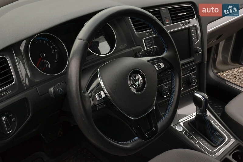 Хэтчбек Volkswagen e-Golf 2016 в Луцке