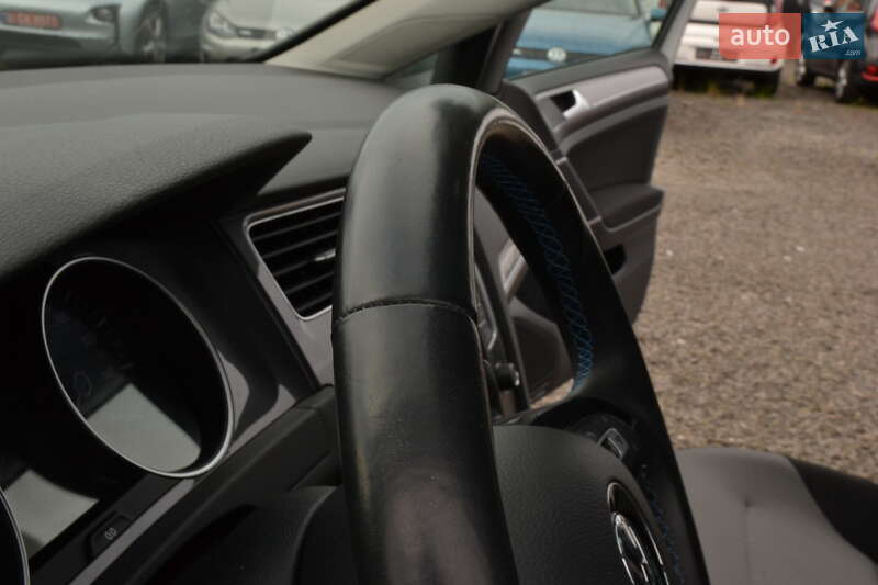 Хэтчбек Volkswagen e-Golf 2016 в Луцке