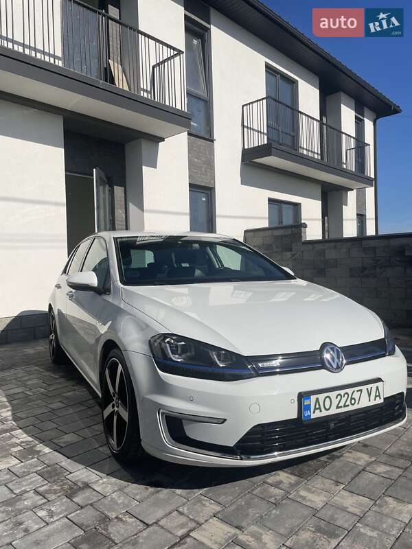 Хетчбек Volkswagen e-Golf 2014 в Ужгороді