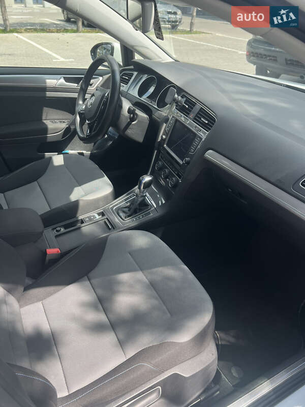 Хэтчбек Volkswagen e-Golf 2014 в Ровно