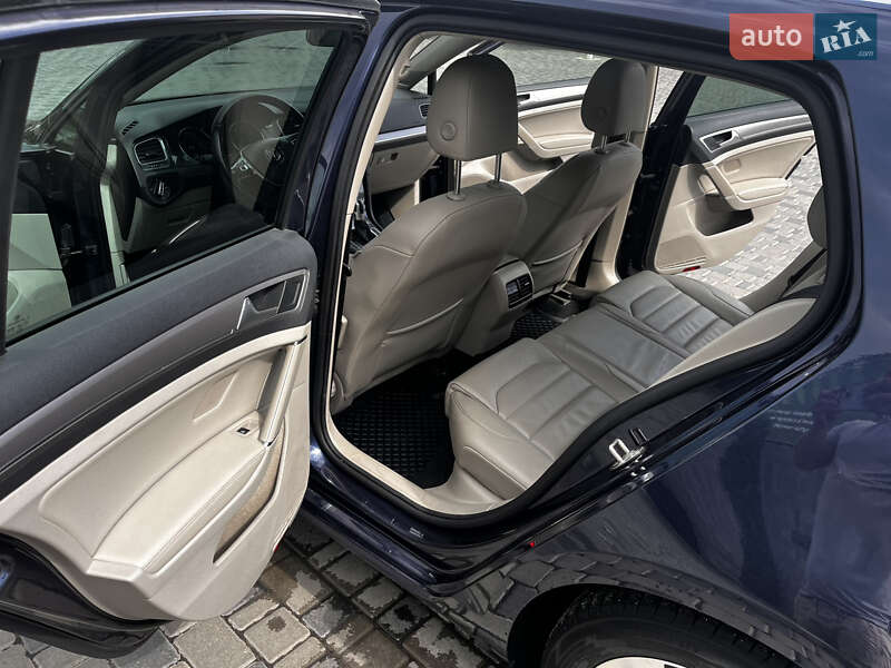 Хетчбек Volkswagen e-Golf 2015 в Кропивницькому