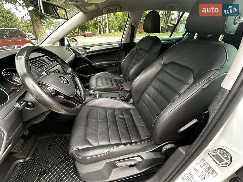 Хетчбек Volkswagen e-Golf 2015 в Черкасах