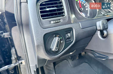 Хэтчбек Volkswagen e-Golf 2015 в 