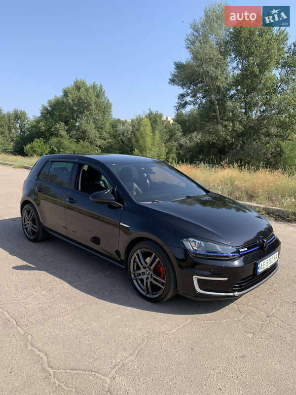 Хэтчбек Volkswagen e-Golf 2016 в Каменском