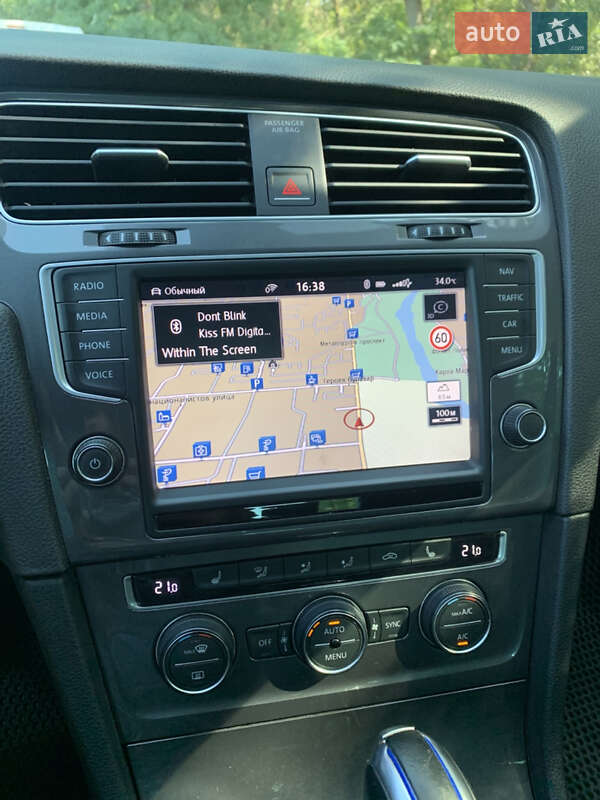 Хэтчбек Volkswagen e-Golf 2016 в Каменском