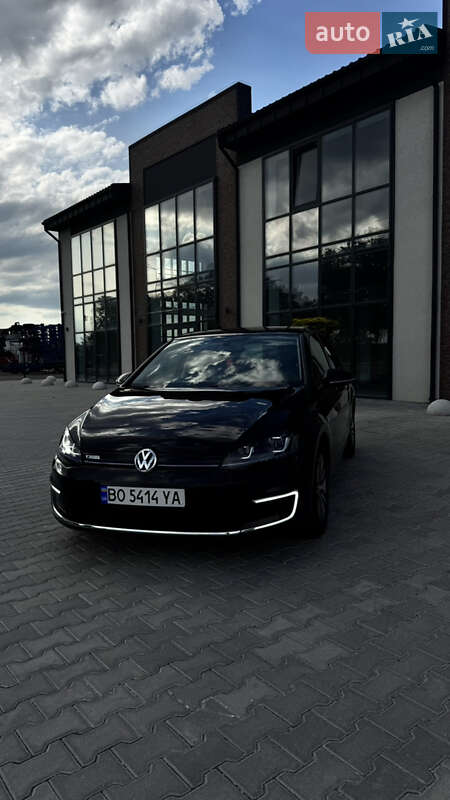 Volkswagen e-Golf 2015