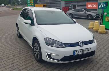 Хэтчбек Volkswagen e-Golf 2015 в Киеве