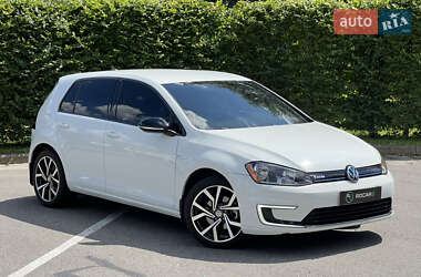 Хэтчбек Volkswagen e-Golf 2016 в Киеве