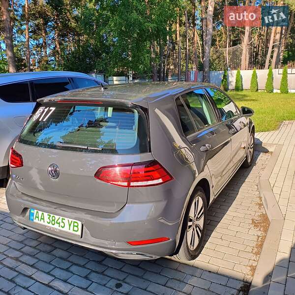 Хэтчбек Volkswagen e-Golf 2020 в Киеве