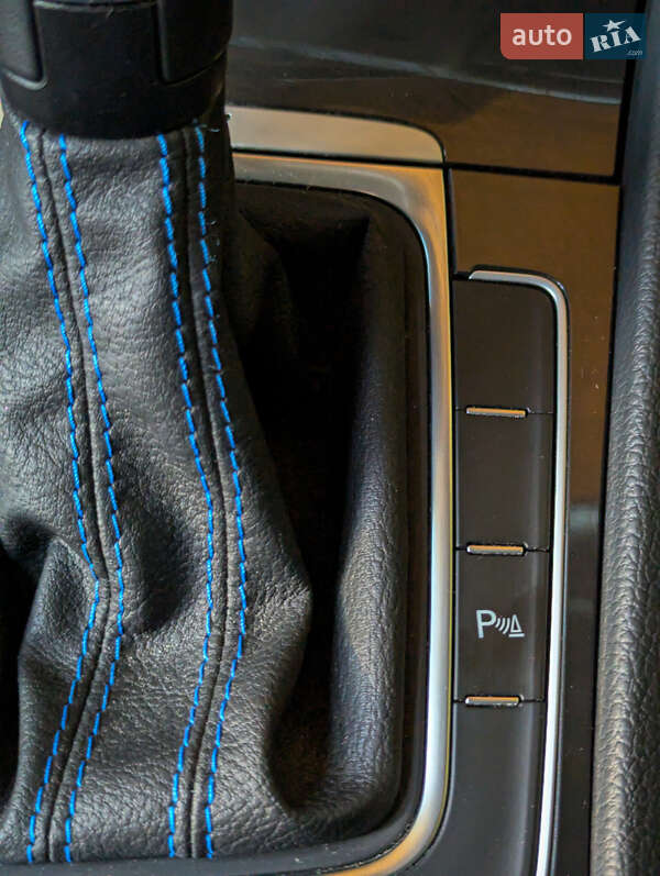 Хетчбек Volkswagen e-Golf 2020 в Дніпрі