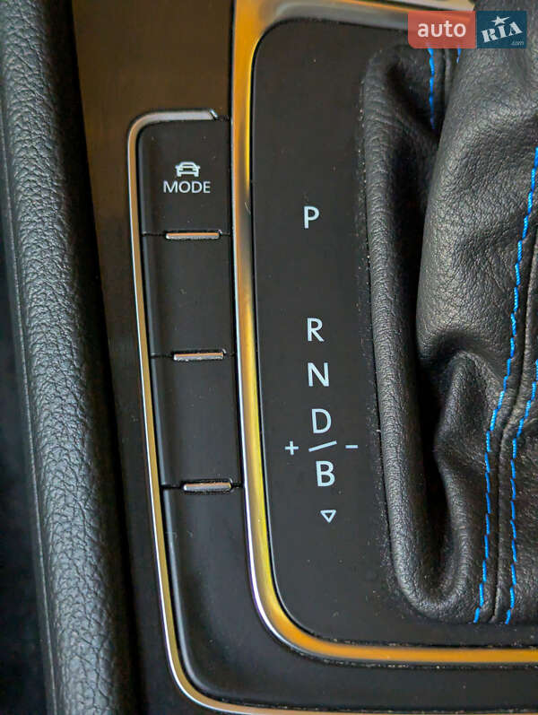 Хетчбек Volkswagen e-Golf 2020 в Дніпрі