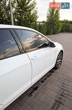 Хэтчбек Volkswagen e-Golf 2020 в Днепре