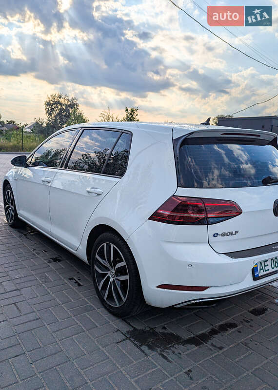 Хетчбек Volkswagen e-Golf 2020 в Дніпрі