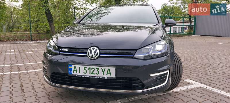 Хэтчбек Volkswagen e-Golf 2020 в Киеве