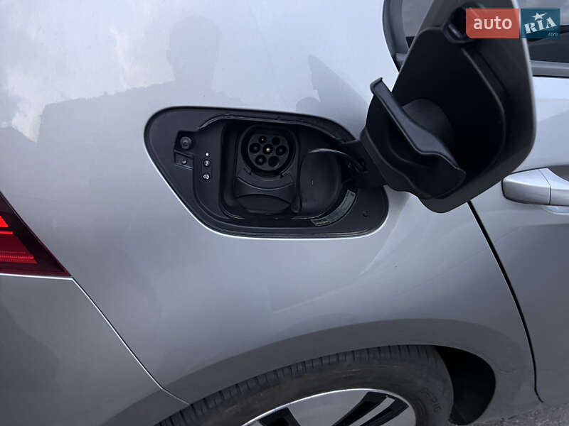 Хетчбек Volkswagen e-Golf 2017 в Черкасах