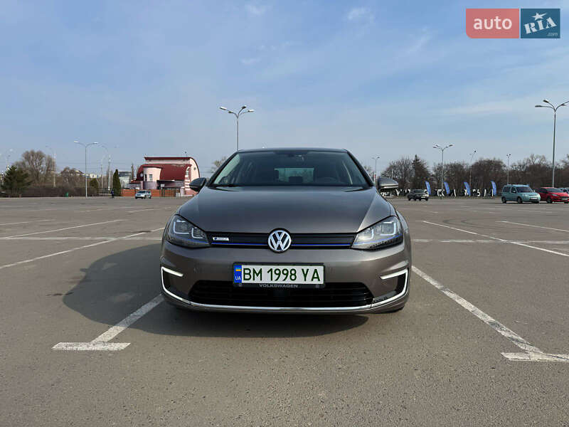 Volkswagen e-Golf 2015