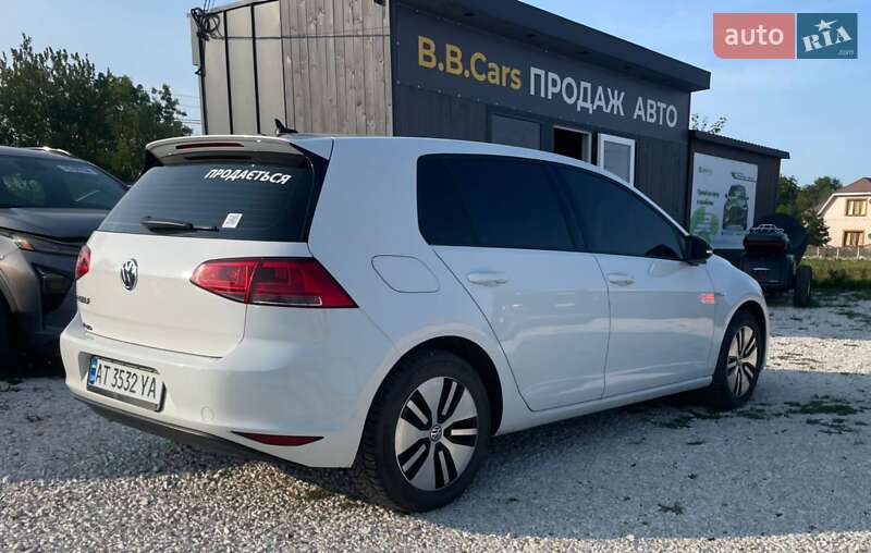 Хетчбек Volkswagen e-Golf 2015 в Івано-Франківську