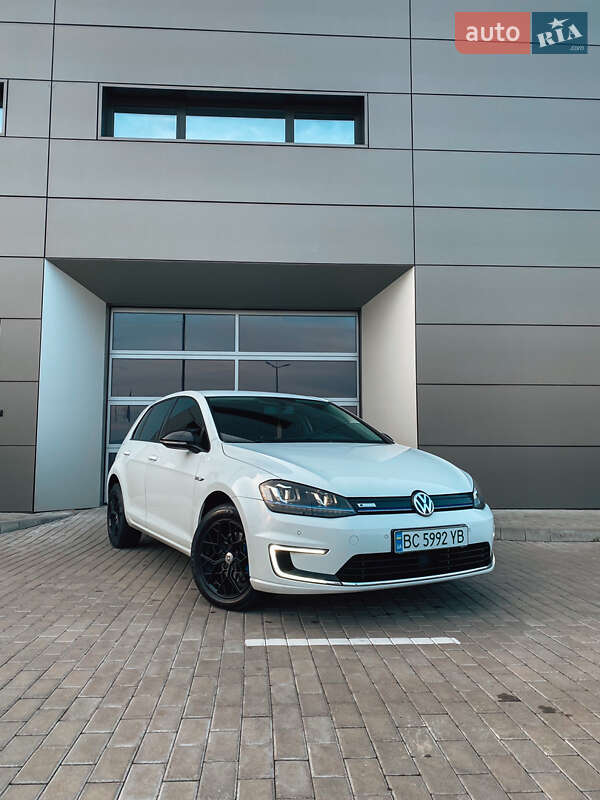 Volkswagen e-Golf 2015
