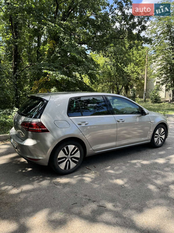 Хетчбек Volkswagen e-Golf 2017 в Харкові