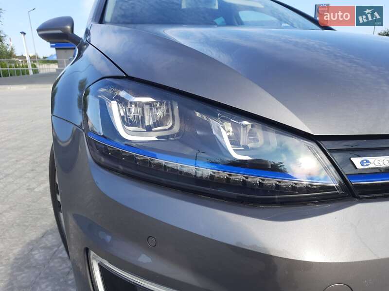 Хетчбек Volkswagen e-Golf 2015 в Запоріжжі