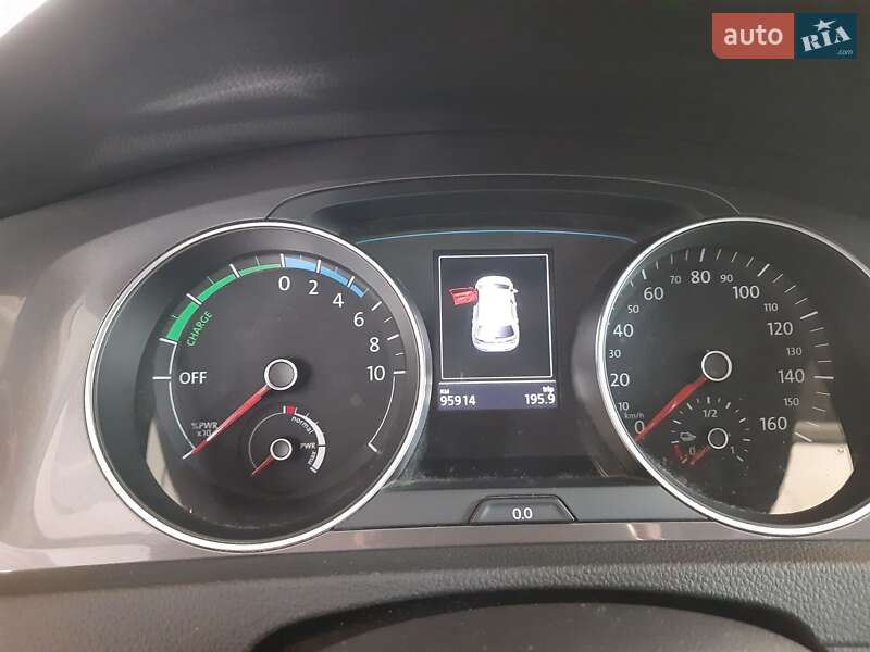 Хетчбек Volkswagen e-Golf 2015 в Запоріжжі