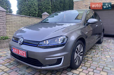 Хетчбек Volkswagen e-Golf 2016 в Чернівцях