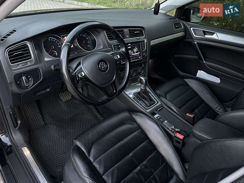 Хэтчбек Volkswagen e-Golf 2015 в Могилев-Подольске фото 24 Хэтчбек Volkswagen e-Golf 2015 в Могилев-Подольске