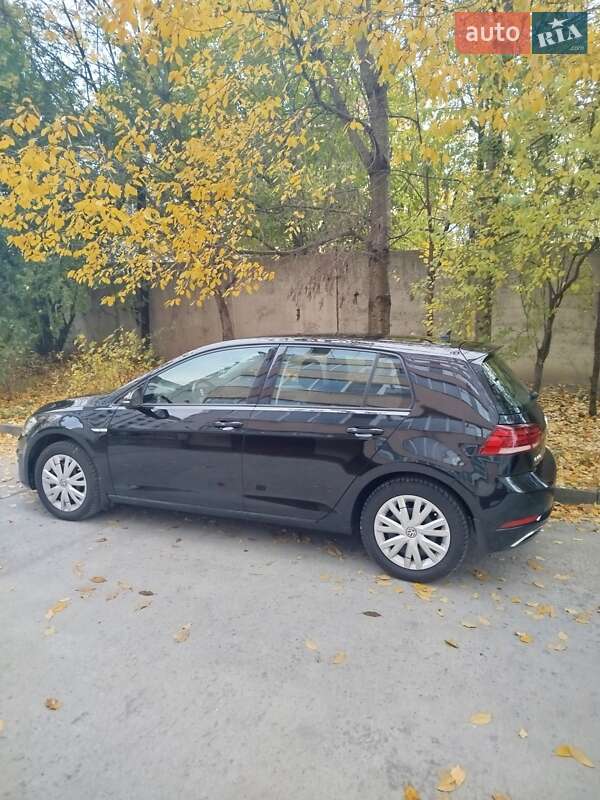 Хетчбек Volkswagen e-Golf 2018 в Івано-Франківську