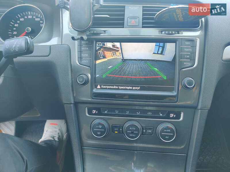 Хэтчбек Volkswagen e-Golf 2016 в Хмельницком