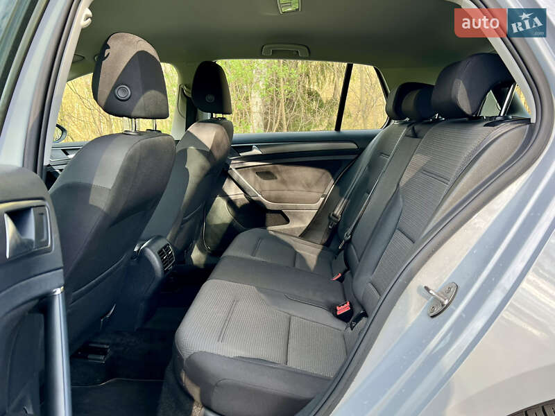 Хэтчбек Volkswagen e-Golf 2018 в Луцке