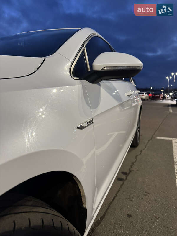 Хетчбек Volkswagen e-Golf 2014 в Кривому Розі