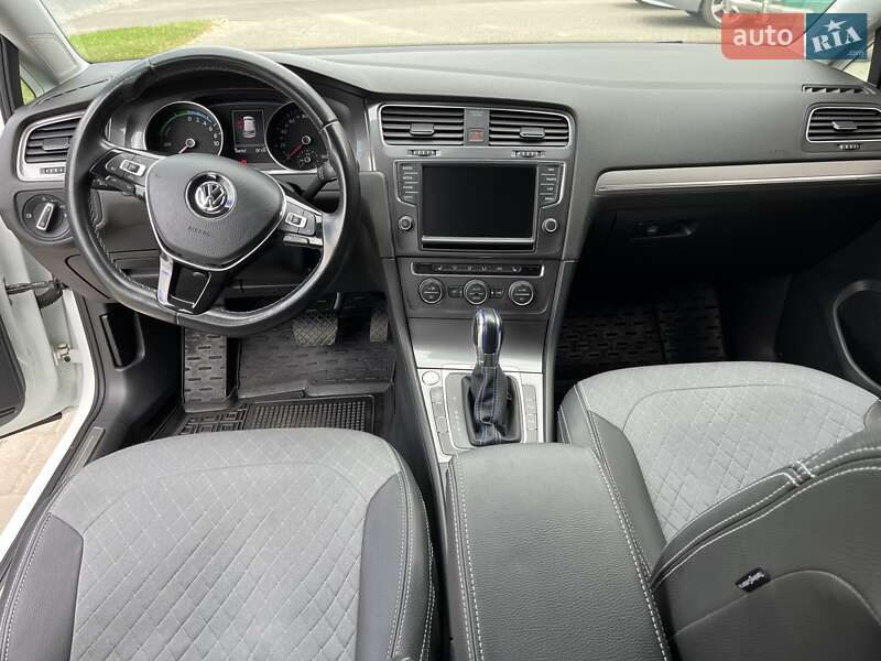 Хетчбек Volkswagen e-Golf 2014 в Луцьку