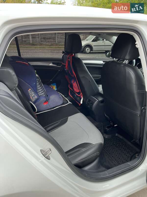 Хетчбек Volkswagen e-Golf 2014 в Луцьку